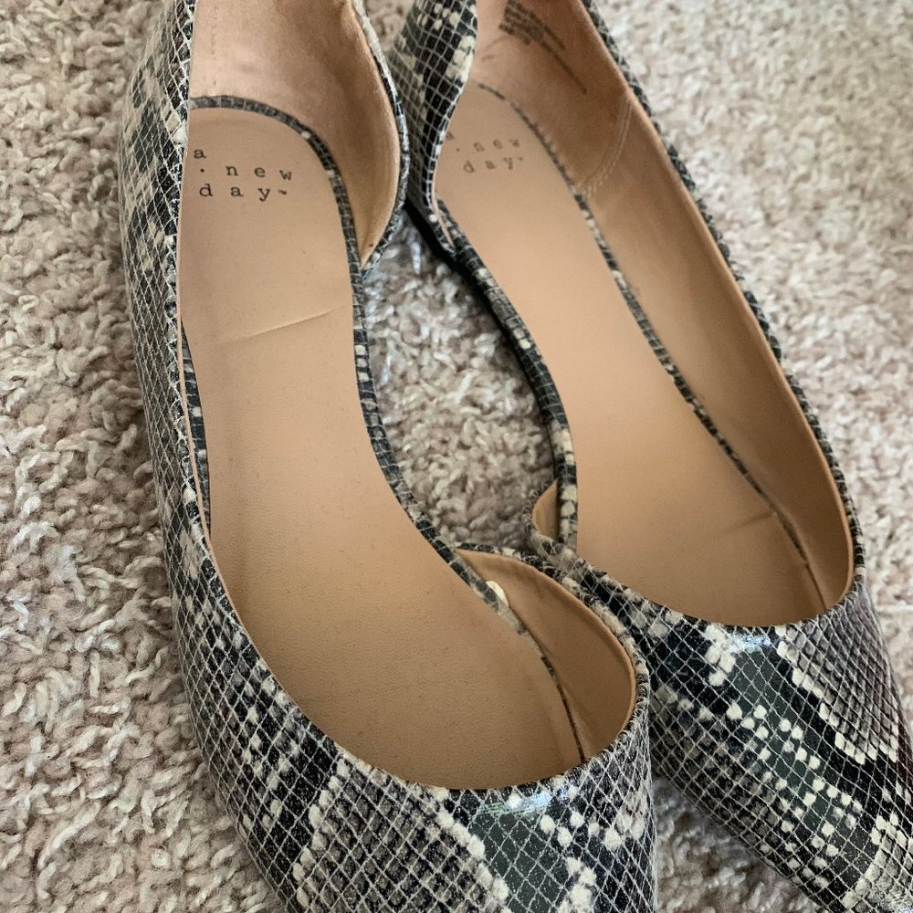 Flats - Picture 2 of 2